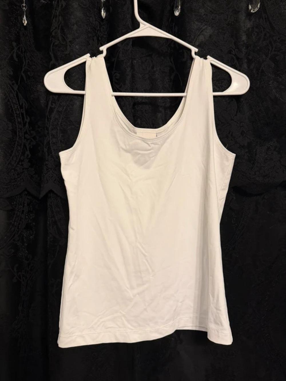 Chicos women’s size 0 white tank top
